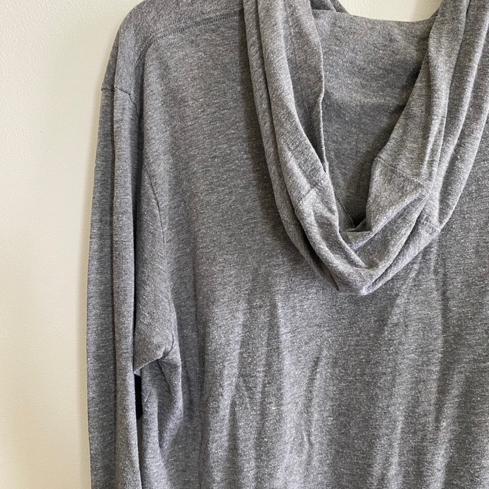 Super cute pullover! - Picture 2 of 8